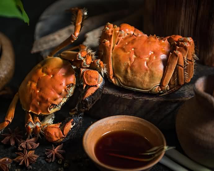 螃蟹最美味的時候來了，但你知道吃蟹時應(yīng)該搭配什么酒嗎？